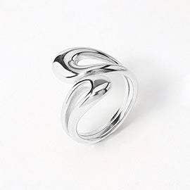 Silvra Ring